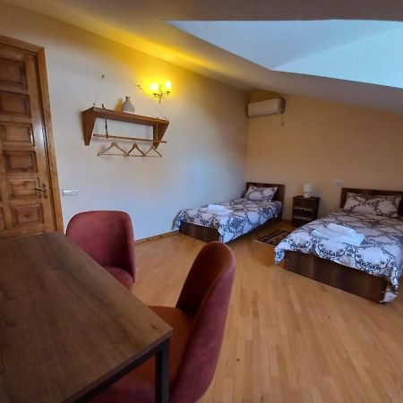 Alpha Tbilisi Hotel Екстериор снимка