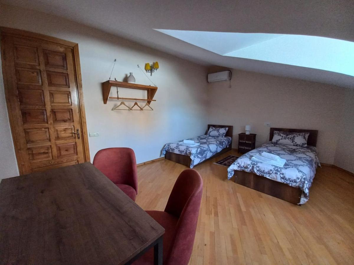 Alpha Tbilisi Hotel Екстериор снимка
