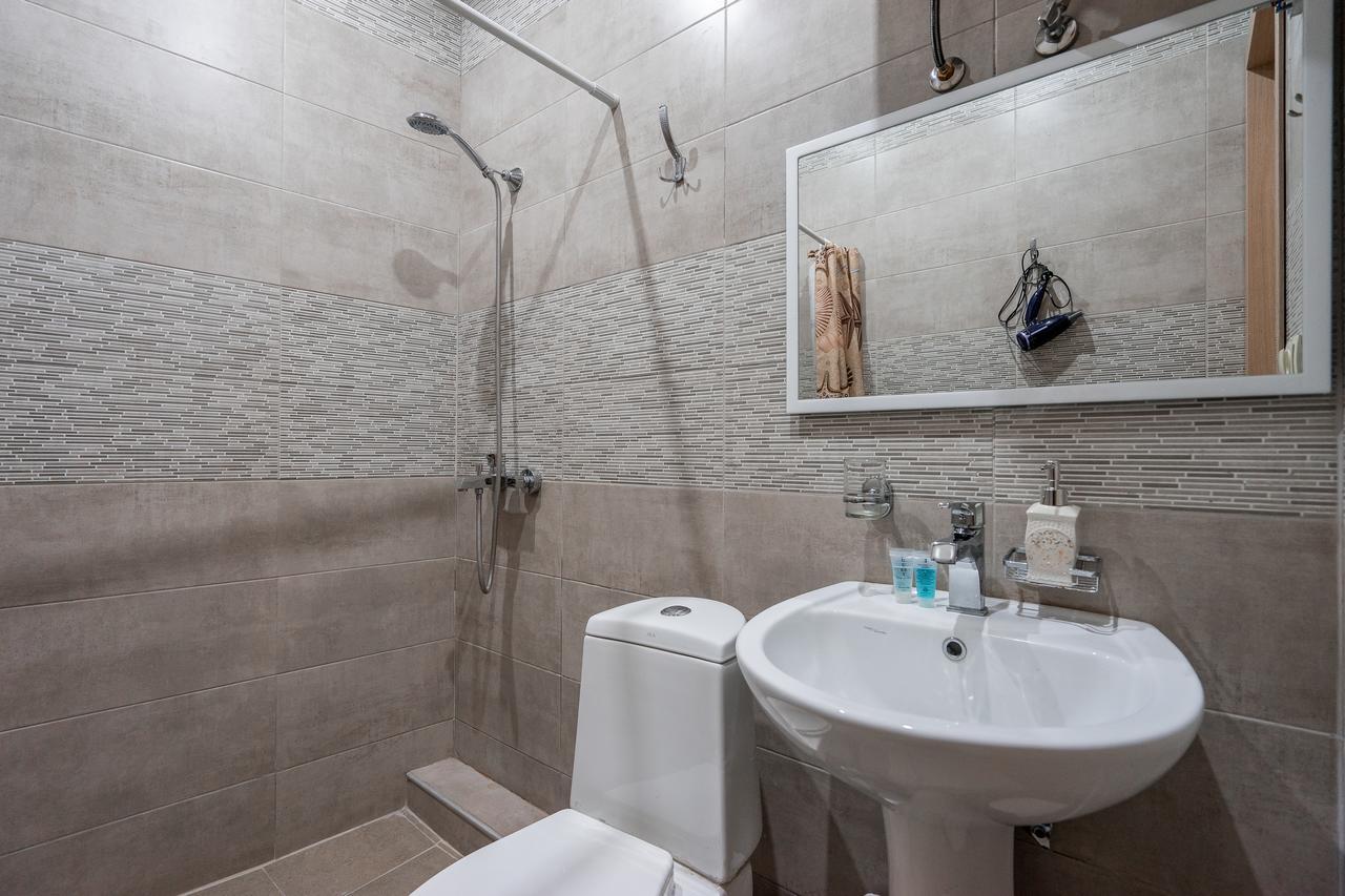 Alpha Tbilisi Hotel Екстериор снимка